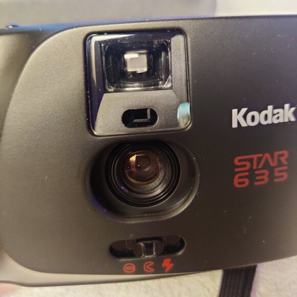 Kodak Star 635 DX Wind 35MM Camera, with Manual and Case - Picture 10 of 16